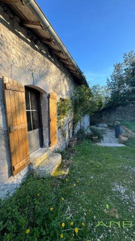 🌿 Charmante Propriété en Pierre avec Deux Espaces de Vie — Frontière Dordogne/Charente