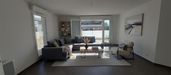 30.GARD.NIMES. Magnifique appartement de 69 m² avec terrasse de  42 m² dans résidence hautement sécurisée quartier Hoche