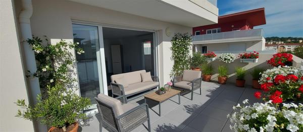 30.GARD.NIMES. Magnifique appartement de 69 m² avec terrasse de  42 m² dans résidence hautement sécurisée quartier Hoche