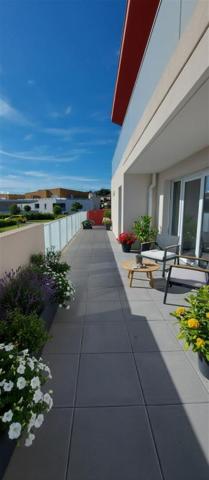30.GARD.NIMES. Magnifique appartement de 69 m² avec terrasse de  42 m² dans résidence hautement sécurisée quartier Hoche