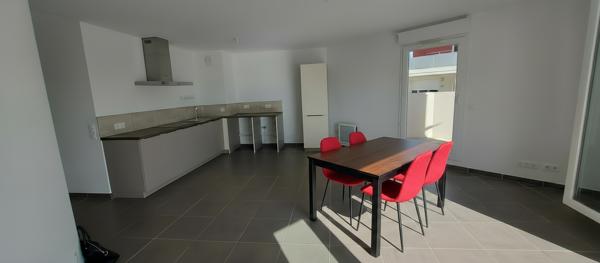 30.GARD.NIMES. Magnifique appartement de 69 m² avec terrasse de  42 m² dans résidence hautement sécurisée quartier Hoche