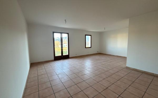 Maison à vendre    4 pièces •  Mallemoisson