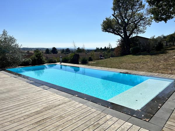 SUPERBE MAISON AVEC PISCINE