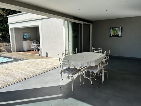 SUPERBE MAISON AVEC PISCINE