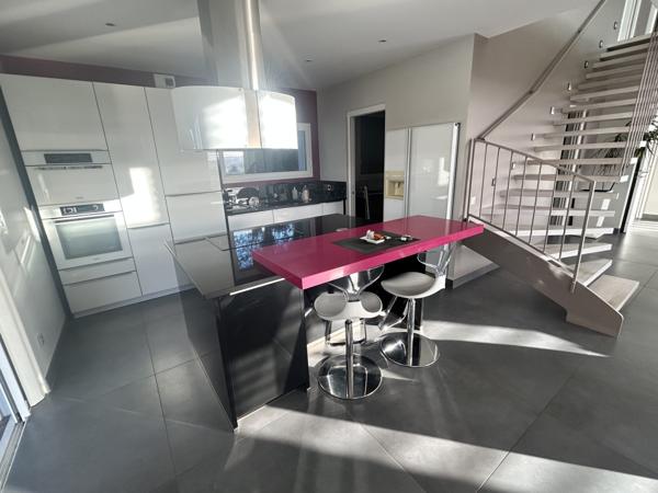 SUPERBE MAISON AVEC PISCINE