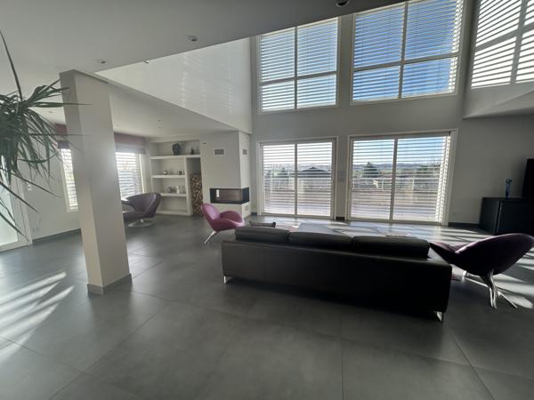 SUPERBE MAISON AVEC PISCINE