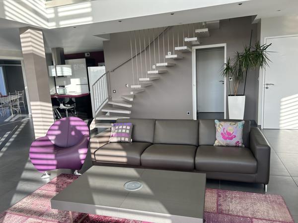 SUPERBE MAISON AVEC PISCINE