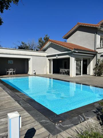 SUPERBE MAISON AVEC PISCINE