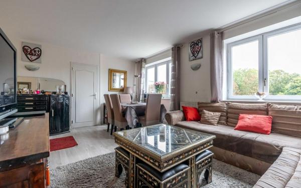 Appartement à vendre    3 pièces • 64,09 m2 Joinville-le-Pont