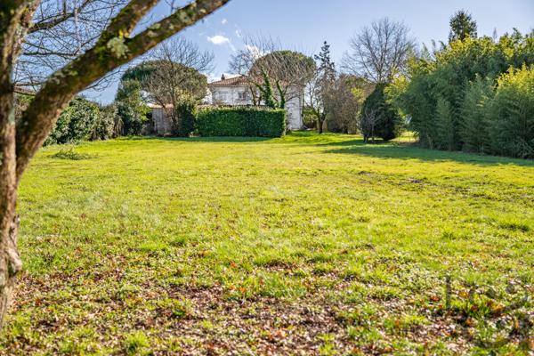 A vendre maison avec jardin proche de toutes les commodités à Sainte-Livrade-sur-Lot