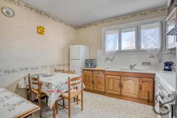 A vendre maison avec jardin proche de toutes les commodités à Sainte-Livrade-sur-Lot