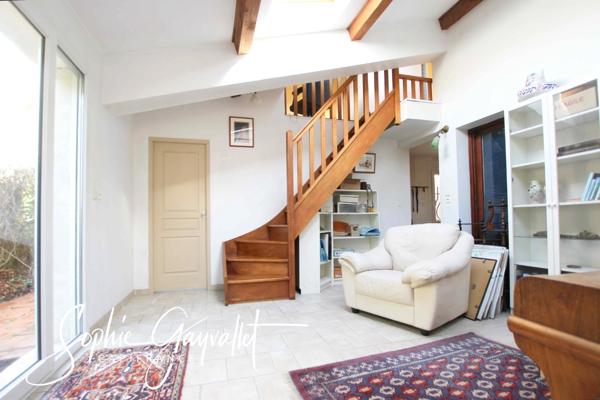VENTABREN – 180 M², GRAND TERRAIN ET PISCINE À UN PRIX ATTRACTIF POUR LA COMMUNE
