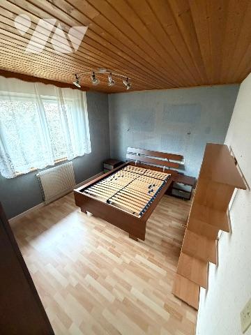 A MAICHE, maison des années 70 d'une surface d'environ 154 m² habitable et un grand terrain.