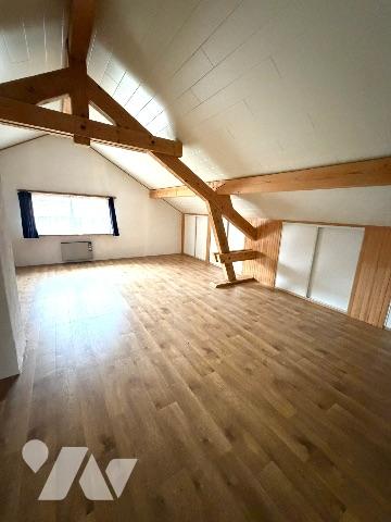 A MAICHE, maison des années 70 d'une surface d'environ 154 m² habitable et un grand terrain.