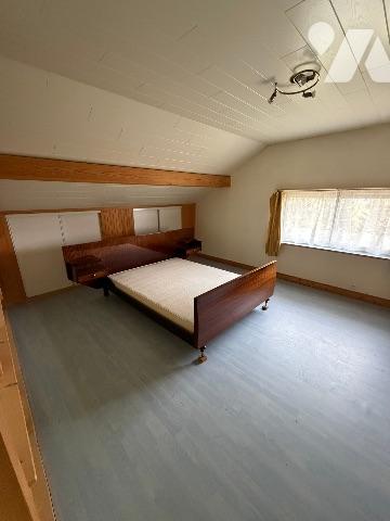 A MAICHE, maison des années 70 d'une surface d'environ 154 m² habitable et un grand terrain.