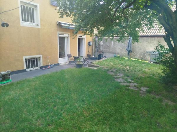 Maison  avec jardin , garage et appartement indépendant