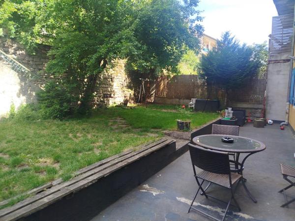 Maison  avec jardin , garage et appartement indépendant