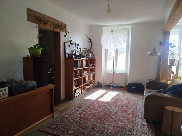 Maison  avec jardin , garage et appartement indépendant
