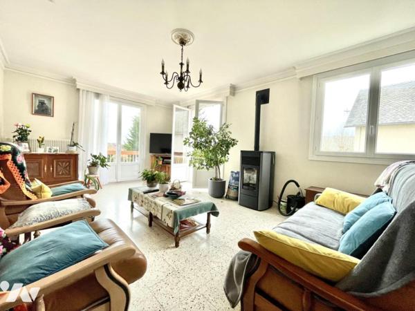 GRANDE MAISON FAMILIALE DE 164 M² - LA ROUEYRE DES BESSONS