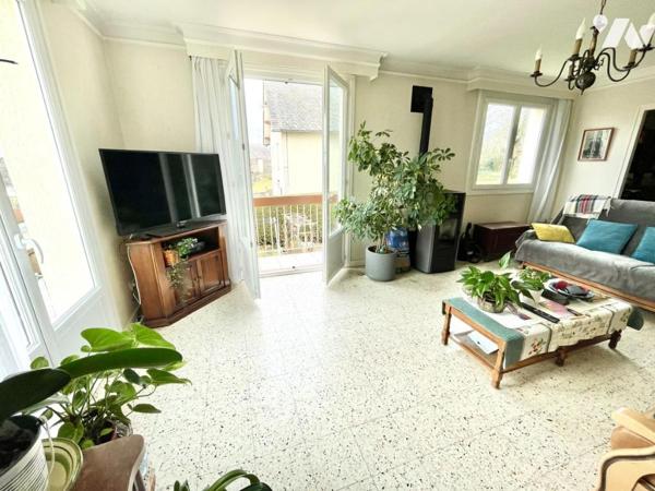 GRANDE MAISON FAMILIALE DE 164 M² - LA ROUEYRE DES BESSONS