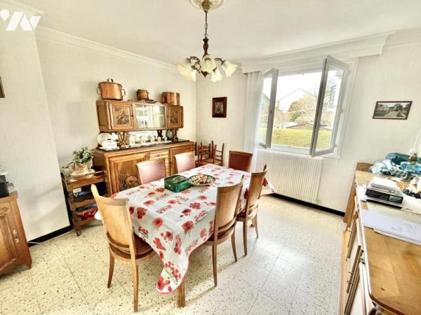 GRANDE MAISON FAMILIALE DE 164 M² - LA ROUEYRE DES BESSONS