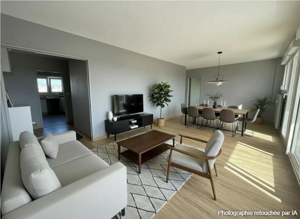 APPARTEMENT 3 CHAMBRES BALCONS PARKING ET CAVE