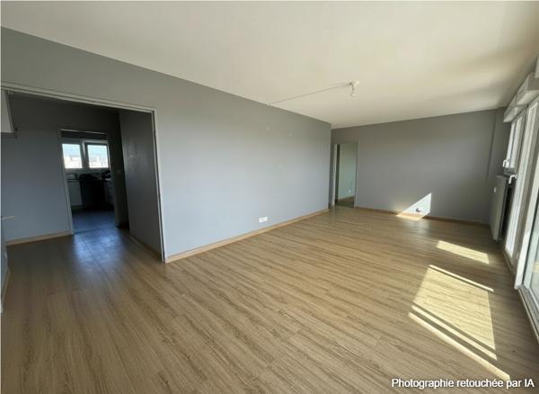 APPARTEMENT 3 CHAMBRES BALCONS PARKING ET CAVE