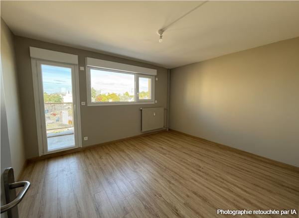 APPARTEMENT 3 CHAMBRES BALCONS PARKING ET CAVE