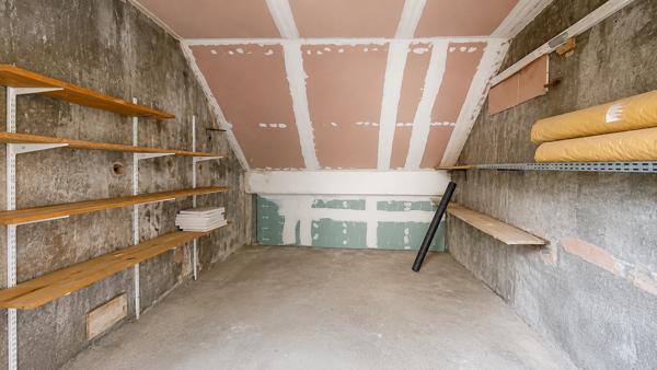Parking
        
        - 14 m² Exclusivité 25 000 € *
