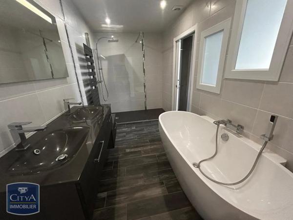 Appartement à louer 3 pièces 76.22m² Pau (64000)