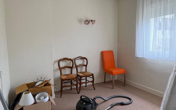 Maison à vendre    5 pièces •  Eu