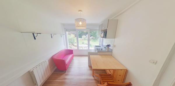 APPARTEMENT T2 A LOUER - LYON 9EME ARRONDISSEMENT Mairie 22.42 m 2 578 € charges comprises par mois