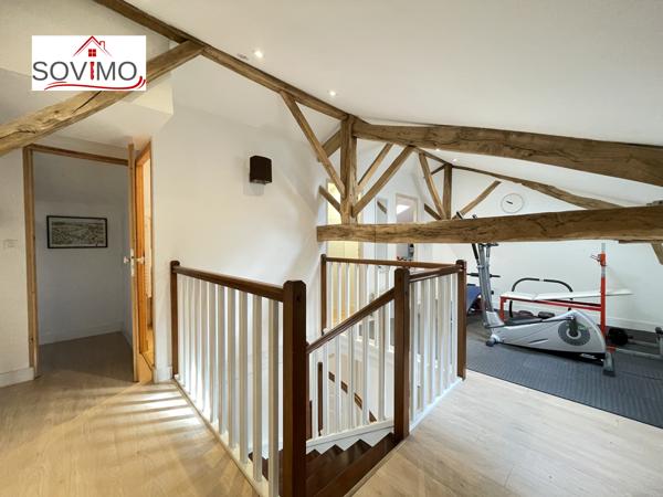 EN CAMPAGNE, BELLE MAISON CHARENTAISE INDÉPENDANTE EN PIERRE, ENTIÈREMENT RESTAURÉE, SUR 4800 M2 DE TERRAIN
