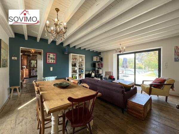 EN CAMPAGNE, BELLE MAISON CHARENTAISE INDÉPENDANTE EN PIERRE, ENTIÈREMENT RESTAURÉE, SUR 4800 M2 DE TERRAIN