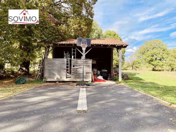 EN CAMPAGNE, BELLE MAISON CHARENTAISE INDÉPENDANTE EN PIERRE, ENTIÈREMENT RESTAURÉE, SUR 4800 M2 DE TERRAIN