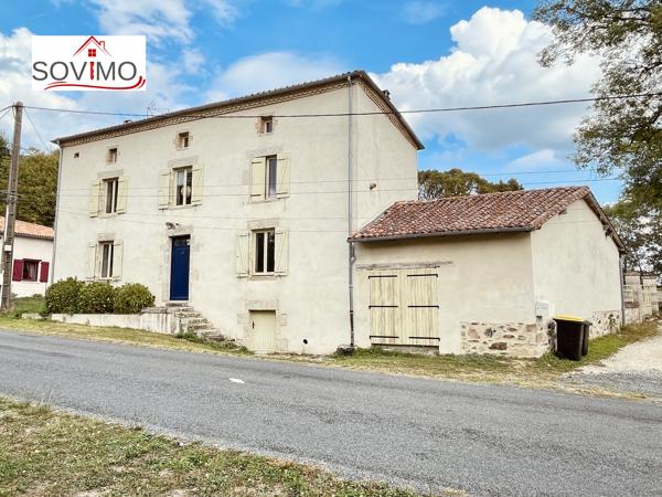 EN CAMPAGNE, BELLE MAISON CHARENTAISE INDÉPENDANTE EN PIERRE, ENTIÈREMENT RESTAURÉE, SUR 4800 M2 DE TERRAIN