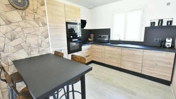 Maison
         5 pièces
        - 84 m² 225 000 € *