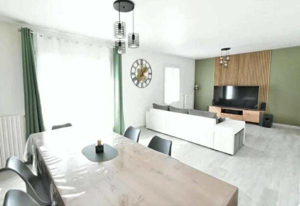 Maison
         5 pièces
        - 84 m² 225 000 € *