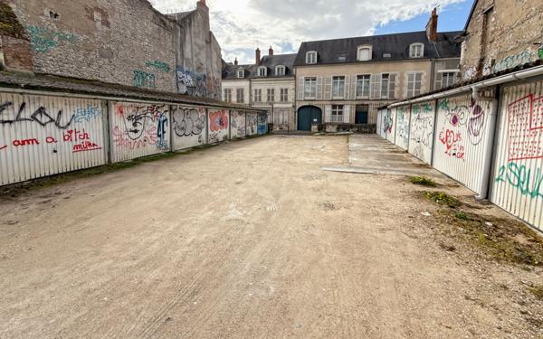 Stationnement à louer    12 m2 Orléans