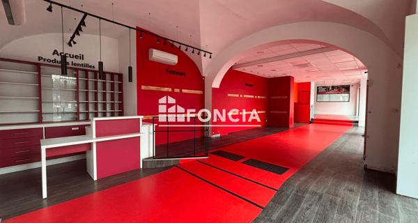 À vendre Local commercial 365 m² - Cahors 46000