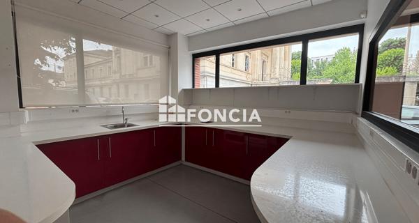 À vendre Local commercial 365 m² - Cahors 46000