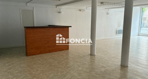 À vendre Local commercial 365 m² - Cahors 46000