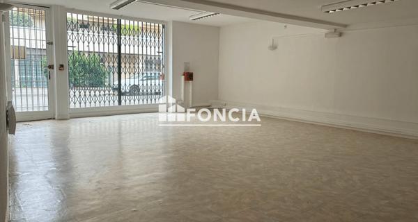 À vendre Local commercial 365 m² - Cahors 46000