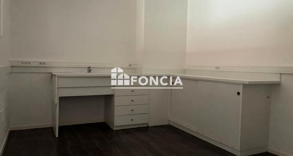 À vendre Local commercial 365 m² - Cahors 46000