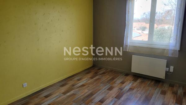 Maison familiale avec 3 chambres ; quartier calme à Saint Porchaire