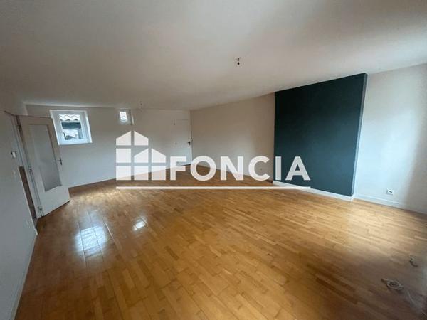 Location Appartement 4 pièces 94 m² - Agen 47000