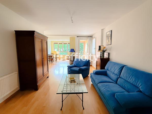 Appartement
         3 pièces
        - 64 m² 190 000 € *