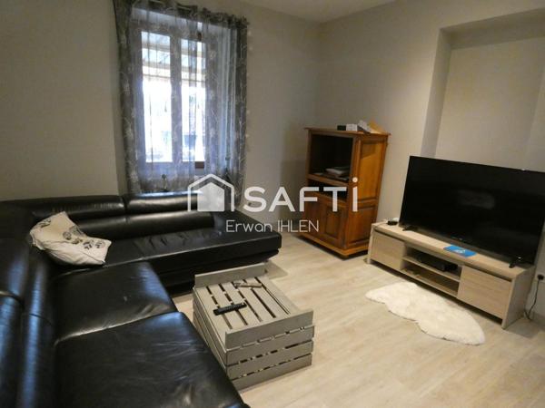 Maison/local commercial, 327 m², 8 pièces 3 chambres,36 ares de terrain.