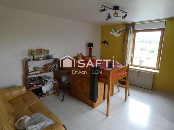 Maison/local commercial, 327 m², 8 pièces 3 chambres,36 ares de terrain.