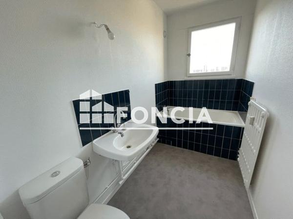 Location Appartement 2 pièces 44.55 m² - 43 RUE DE SAURUPT Nancy 54000